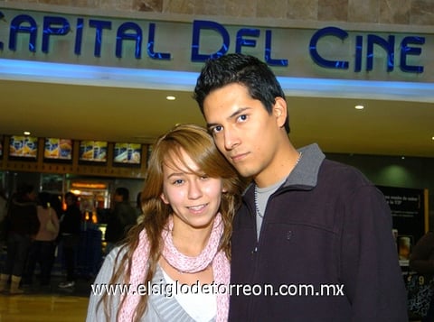 10122009 Daniela Burciaga y Alejandro Castillo.