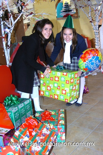 11122009 Marcela Villarreal y Ana María Covarrubias.
