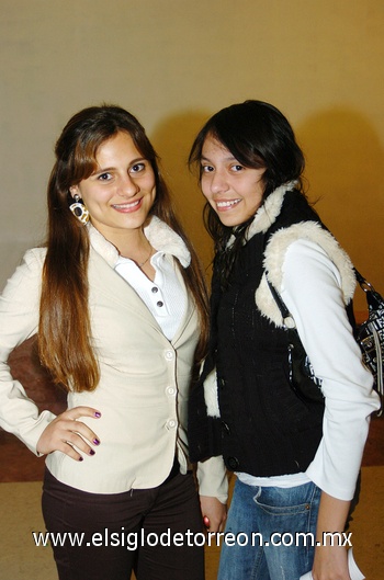 13122009 Paulette Guzmán y Marcela Vargas.