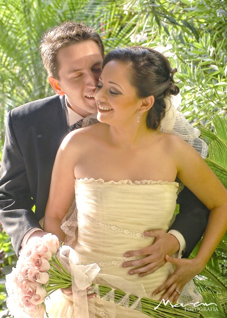 Srita. Alejandra Sandoval Rodríguez y Sr. Carlos Verdeja López contrajeron nupcias en el jardín del Club de Golf Los Azulejos, el 17 de octubre de 2009, en punto de las 20:00 horas. 

Estudio Morán