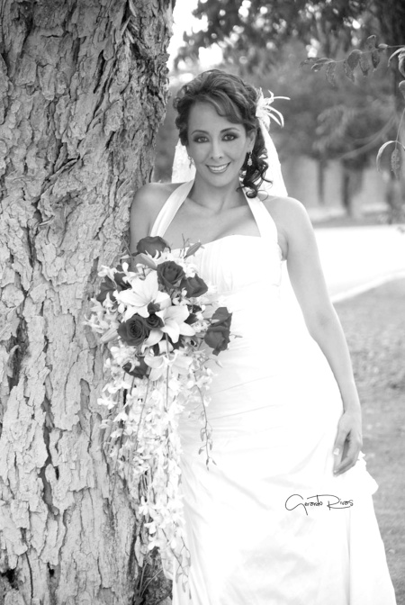 Muy hermosa lució la Lic. Ana María Chibli Macías, el día de su boda con el Lic. Víctor Hugo Morales Juárez.


Gerardo Rivas Fotografía