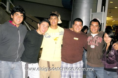 13122009 Édgar Salazar, Alan Torres, Juan García, Carlos Becerra, César Morales y Marlén Estrada.