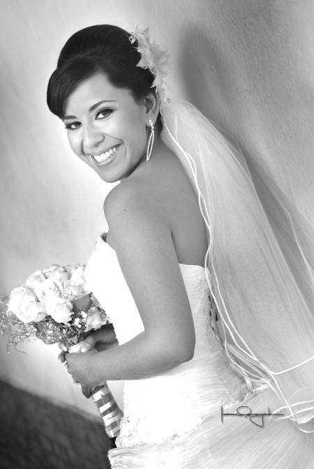 Radiante y feliz lució la Srita. Miroslava García Venegas, el día de su enlace matrimonial con el Sr. Fernando Montoya Moreno.

Estudio Laura Grageda