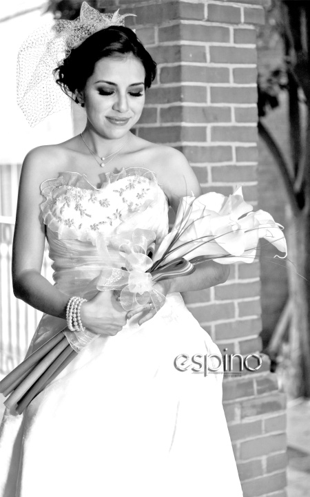 Radiante lució la Lic. Samanta Ruiz López el día de su unión nupcial con el Ing. Jorge Armando Nava Leija.

Miguel Espino Fotografía 