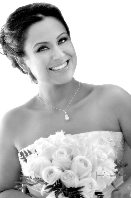 Muy contenta lució la Srita. Verónica Méndez Rangel el día de su boda con el Sr. Ángel Alberto Ayala Mireles.

Estudio Laura Grageda