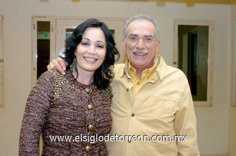 17122009 Leticia y Ernesto Sánchez Viesca, en la posada de golfistas del Campestre Torreón.