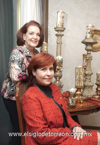 18122009 Rosita de Granados recibió en su hogar a sus amigas y compañeras, la acompaña Laura de Gurrola.