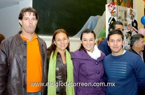 18122009 Gabriel Cruz, Liliana de González, Paola Tumoine y René Venegas.