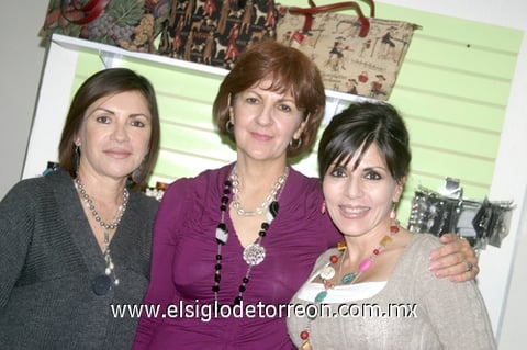 13122009 Elsa Lechuga, Lupe Meléndez y Chela Portal.