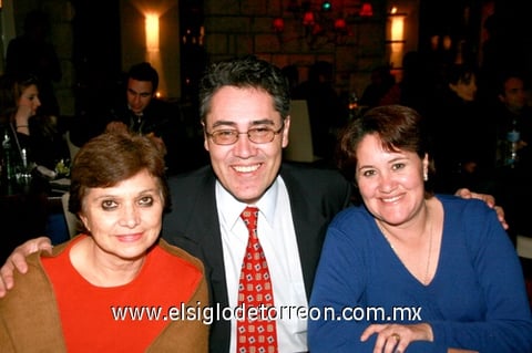 13122009 Yolanda de Domínguez, Benito Domínguez y Guadalupe Domínguez.