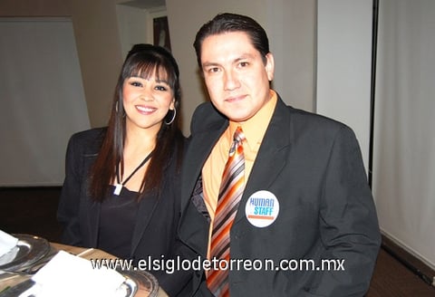 19122009 Aymeé Reyes y César Armendáriz.
