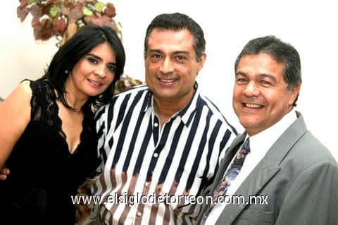 19122009 José Saucedo y María Elena González.