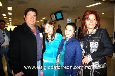 19122009 Chile. Familia Del Hoyo integrada por: Miguel, Cecilia, Marlén y Marifer.