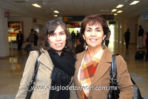 21122009 San Antonio. Anita y Adriana Boone se fueron rumbo a Texas.