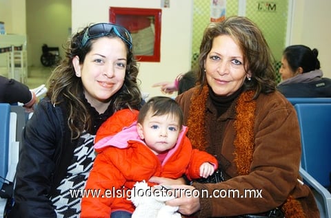 22122009 México. María Teresa de la Rosa, María Teresa Ceniceros y Teresita Lara se fueron a pasar las fiestas navideñas.