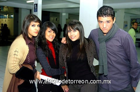 24122009 Daniela Márquez, Margarita Cárdenas, Salma Loera y Carlos Ceballos.