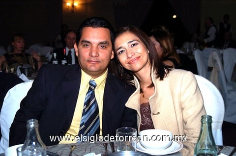 24122009 Andrés Flores y Pily Fernández de Flores.