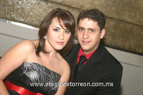 18122009 
 Rocío Villarreal y Juan Carlos Metlich, fueron captados en reciente celebración de fin de cursos.