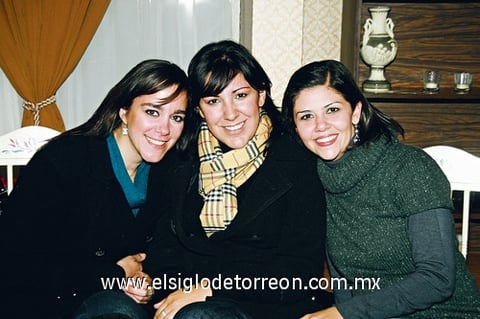 18122009Gina Morales, Argentina Dovalina y Chelis Pérez.