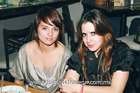 18122009 Bárbara Gurza y Jéssica Natera.