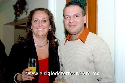 25122009 Susan Finck y Luis Sepúlveda.