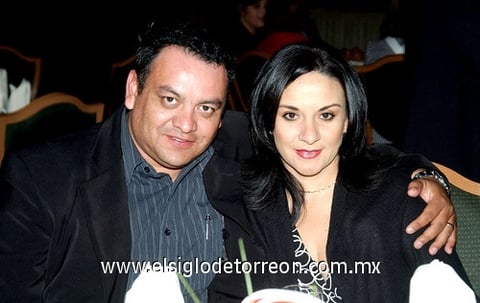 25122009 Lety y Víctor Mendoza.
