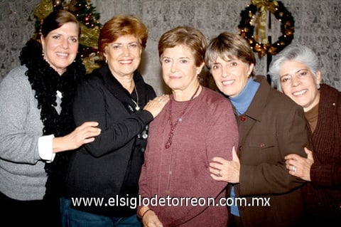 25122009 Chacha, Lupita, Olguita, Adriana y Nena Villarreal Sotelo.