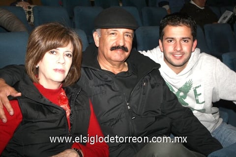 27122009 Rosario Jalife, José Hernández y Jezael Hernández.