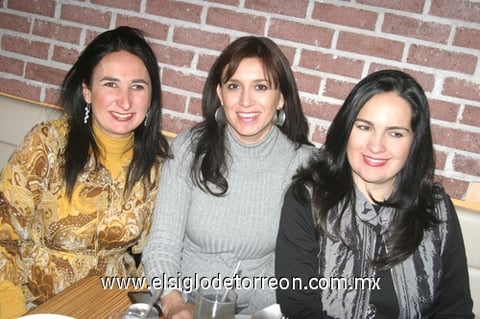 27122009 Maribel, Lorena y Ana.
