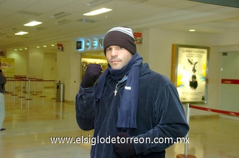 29122009 México. Rigoberto Álvarez a su llegada a Torreón.