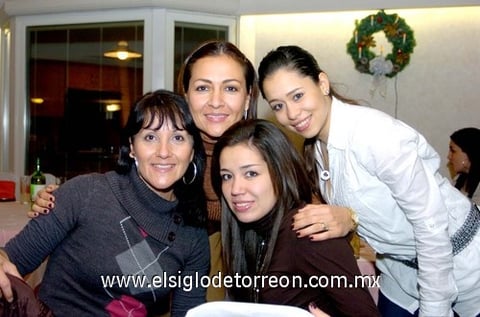 30122009 Gaby, Mónica, Cecy y Lizeth.