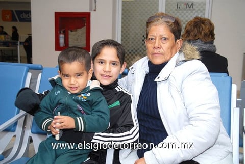 31122009 San Francisco. Llegaron a Torreón Sergio Montaña, Arturo Campos y María Luisa Luján.
