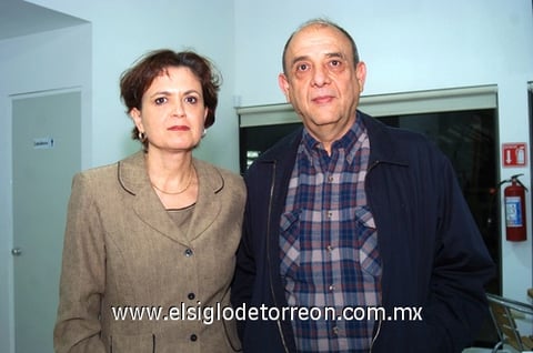 02012010 Mónica López Negrete y Enrique Mourey.