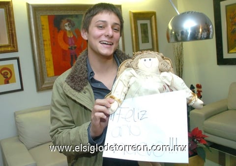 02012010 Mauro y su deseo para que en este 2010 las bendiciones embarguen el espíritu de todos los laguneros.