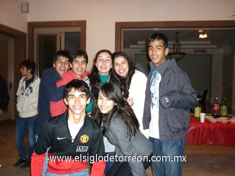 04012010 Daniel, Jorge, Santiago, Marisol, Andy, Cristy y Andrea.