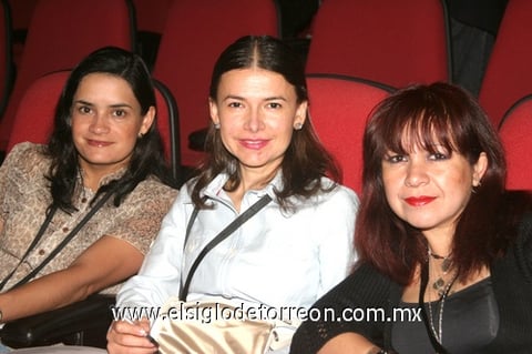 04012010 Gaby Prieto, Rocío García y Leticia Rosales.