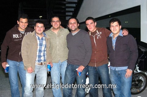 02012010 Amigos. Daniel, Ricardo, Homero, Gilberto, Luis y Juan Carlos.