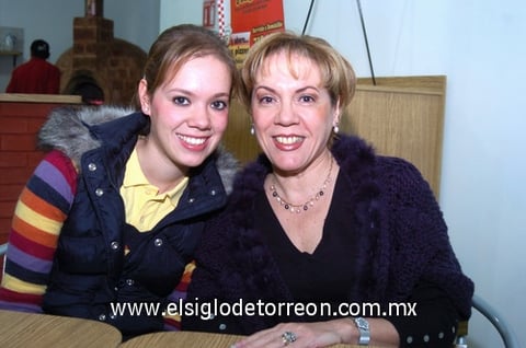 02012010 Clarisa Vargas y Odila Villarreal.