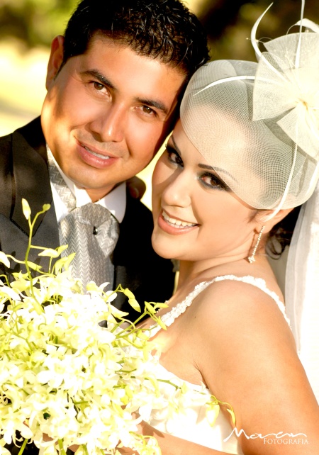 Srita. Janeth Ayala Carreón unió su vida a la del Sr. Juan Diego Ramos Cuéllar, en la parroquia Los Ángeles, el 31 de octubre de 2009, a las 18:00 horas. 

Estudio Morán
