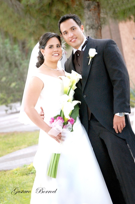 Srita. María del Pilar Galindo Sierra y Sr. Ranulfo Ramírez Méndez unieron sus vidas en matrimonio, en la parroquia Los Ángeles, el 20 de noviembre de 2009, en punto de las 19:30 horas. 

Gustavo Borroel Fotografía