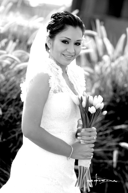 Muy linda lució la Srita. Miriam Judith Vázquez Hurtado el día de su enlace matrimonial con el Sr. Víctor Manuel Rivera Ruiz.

Maqueda Fotografía
