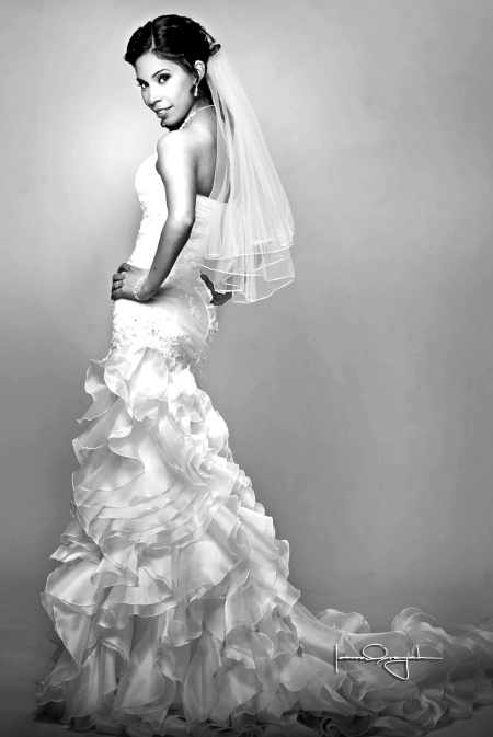 Hermosa lució la Profra. Rosa María Gabriela Soto Sosa el día de su enlace matrimonial con el Profr. Gerardo Mario Reyes Muñoz.

Estudio Laura Grageda