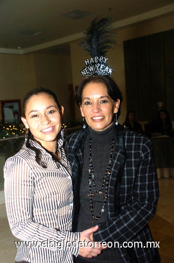 05012010 Brenda Guzmán y Myrna Banda de Guzmán.