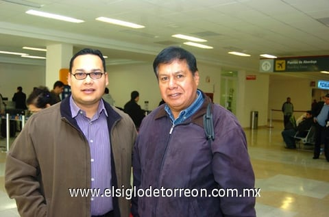 06012010 Guadalajara. Luis Alberto arribó a esta ciudad y lo recibió Omar Reyes.