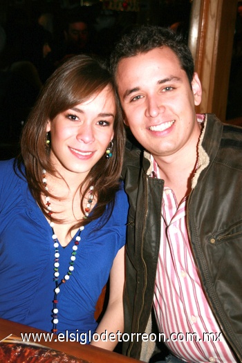 07012010 Lucía Campa y Roberto Salas.