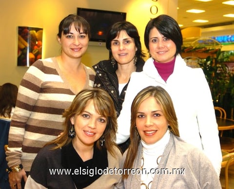 07012010 Alejandra Sánchez, Mónica Garza, Maru Villarreal, Mónica Gómez y Ana Sofía Méndez.