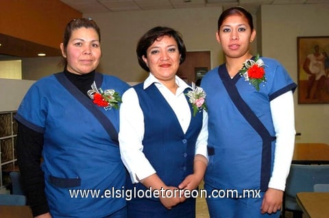 07012010 Lourdes, Cristy y Ángeles.