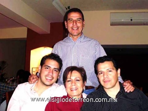 11012010 Dagoberto, Dago, Leticia y Ricardo Castro.