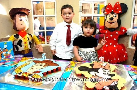 12012010 Iker y Melissa Castillo Dosal en su festejo de cumpleaños cinco y dos, respectivamente.