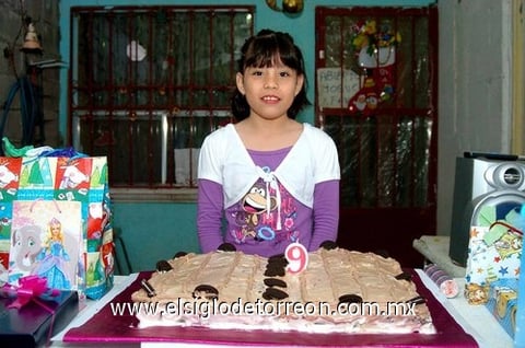 10012010 Festejada. Vania Erandi Acuña Tema festejó nueve añitos de vida.